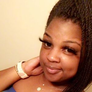 Meet your Posher, Khalida